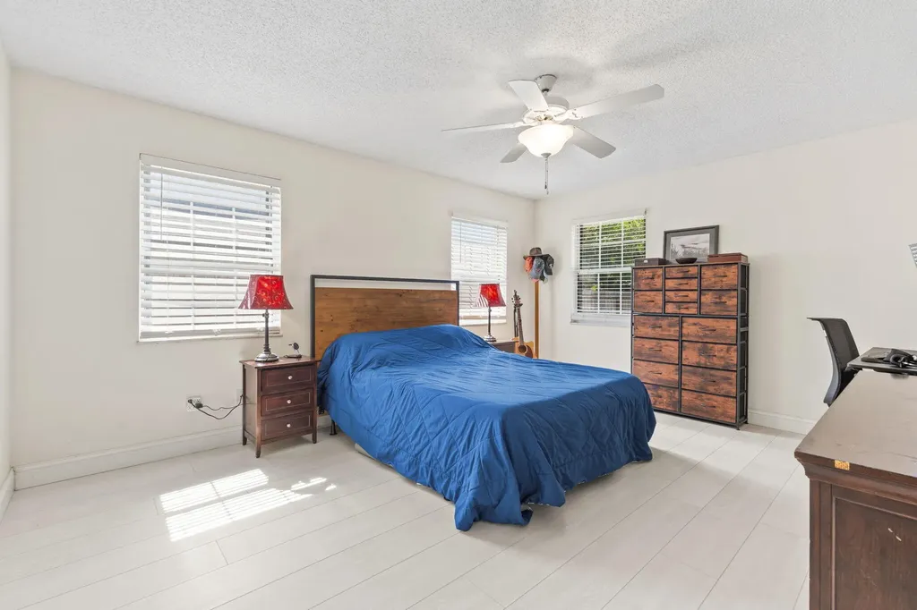 1202 SE Mcfarlane Port St Lucie FL 34952