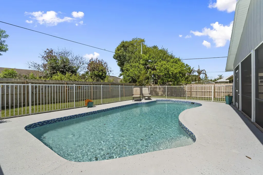 1202 SE Mcfarlane Port St Lucie FL 34952