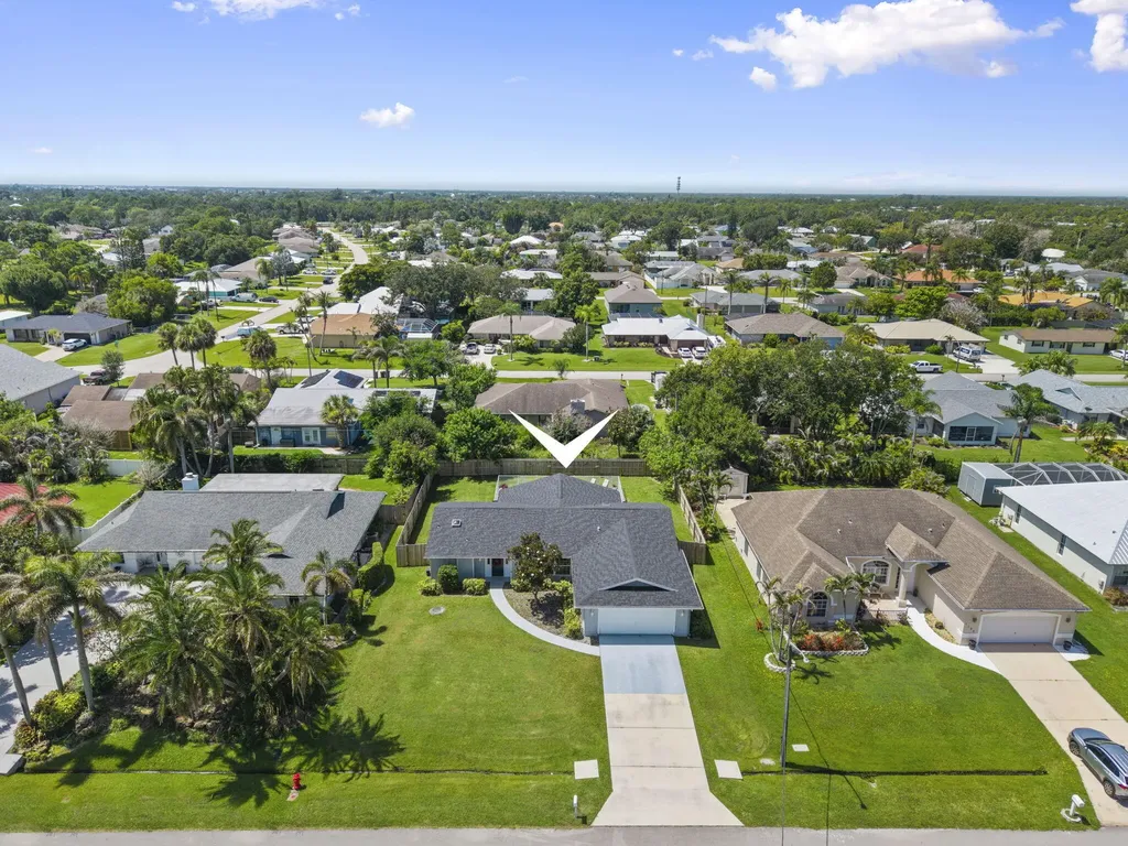 1202 SE Mcfarlane Port St Lucie FL 34952