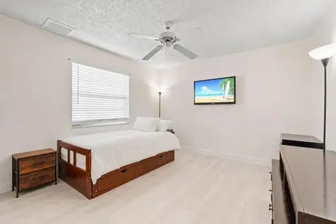 1202 SE Mcfarlane Port St Lucie FL 34952