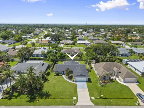 1202 SE Mcfarlane Port St Lucie FL 34952
