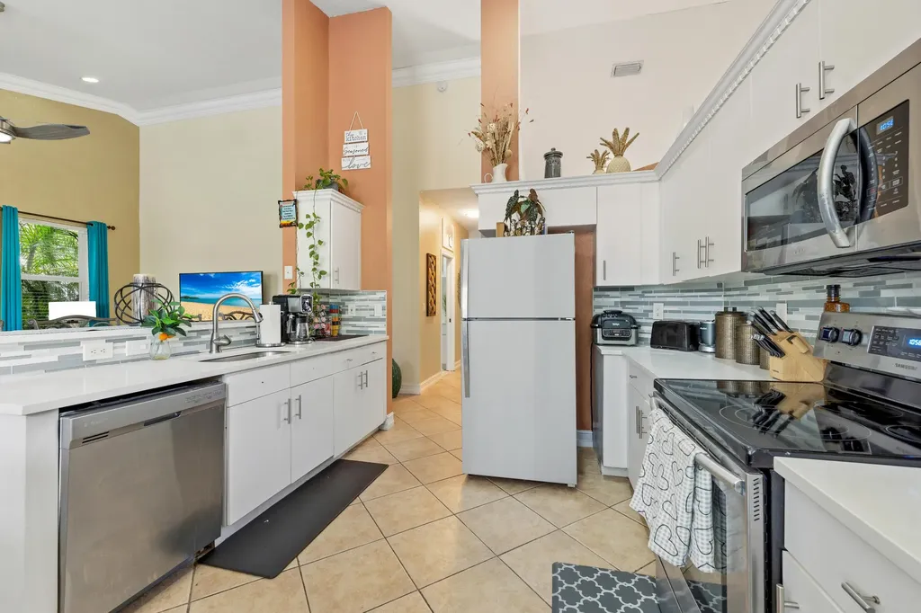 5376 NW 57th Terrace Coral Springs FL 33067