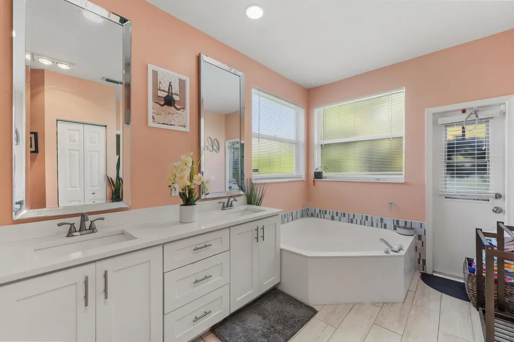 5376 NW 57th Terrace Coral Springs FL 33067