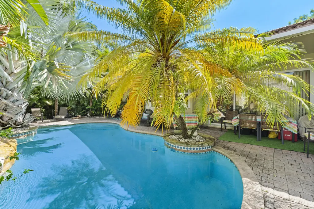 5376 NW 57th Terrace Coral Springs FL 33067