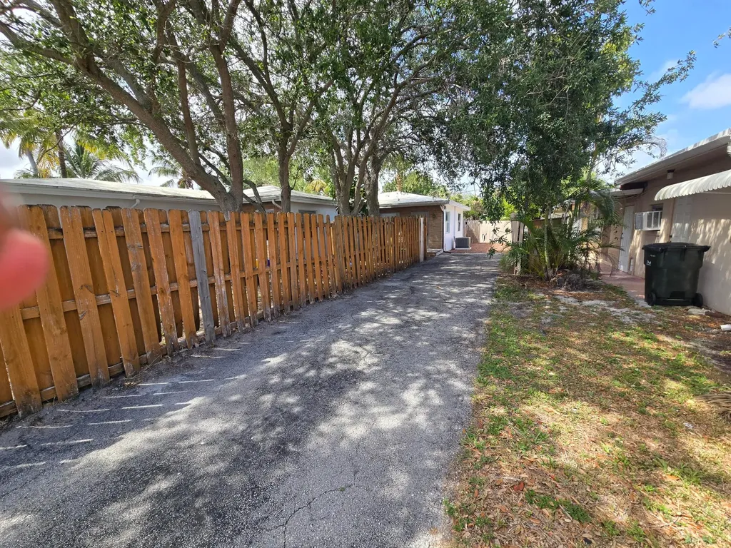 311 De Carie Street Delray Beach FL 33444