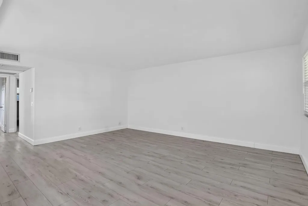 212 Monaco E Delray Beach FL 33446