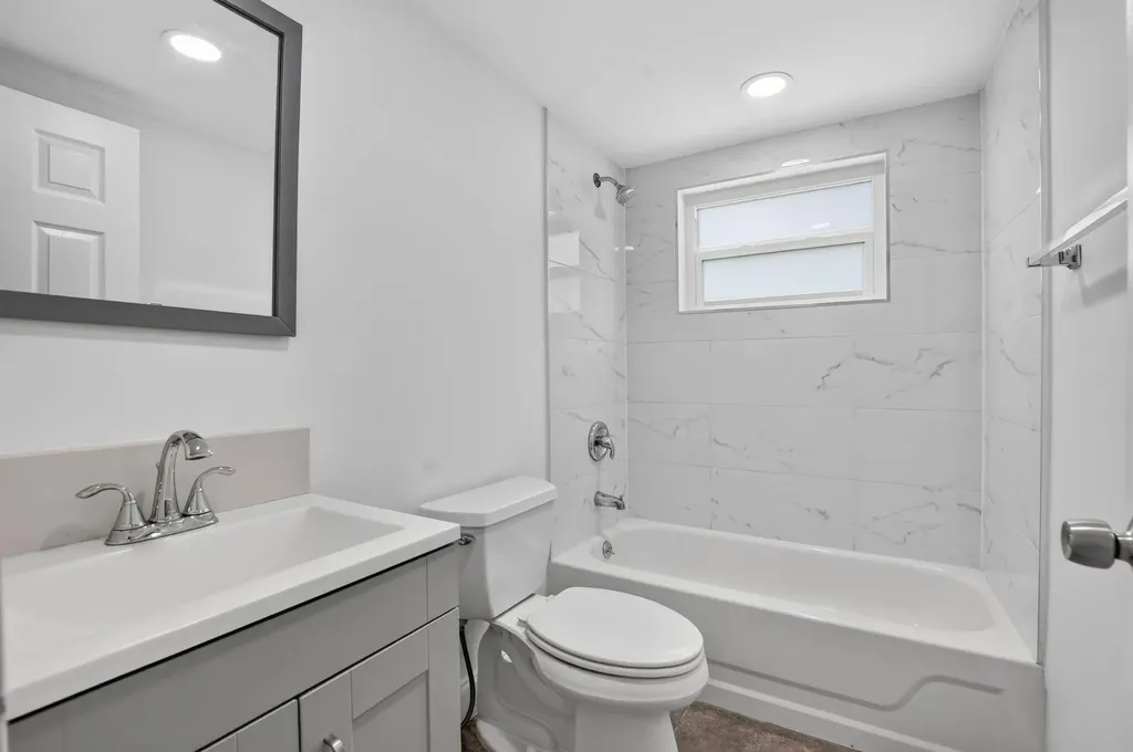 212 Monaco E Delray Beach FL 33446