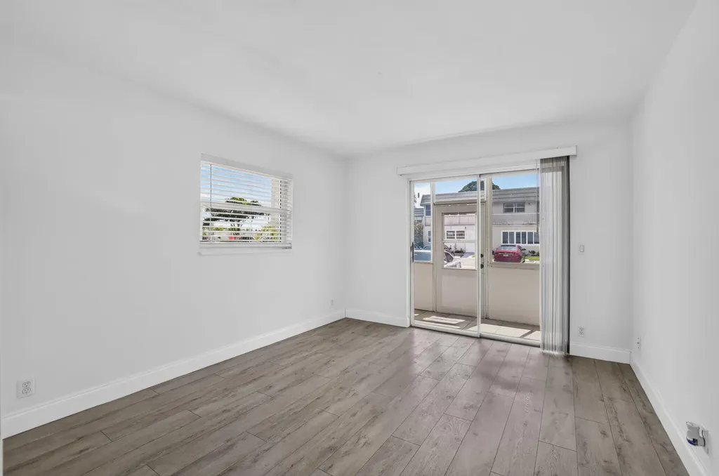 212 Monaco E Delray Beach FL 33446