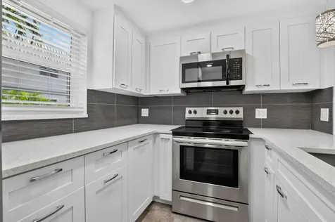 212 Monaco E Delray Beach FL 33446
