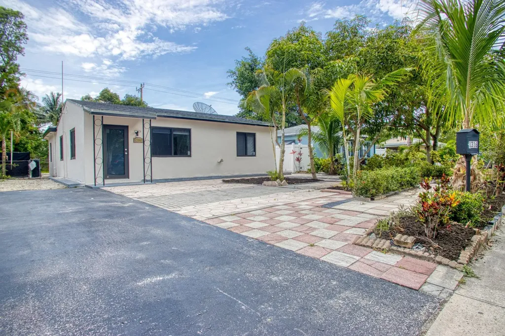 1316 NW 2nd Avenue Fort Lauderdale FL 33311