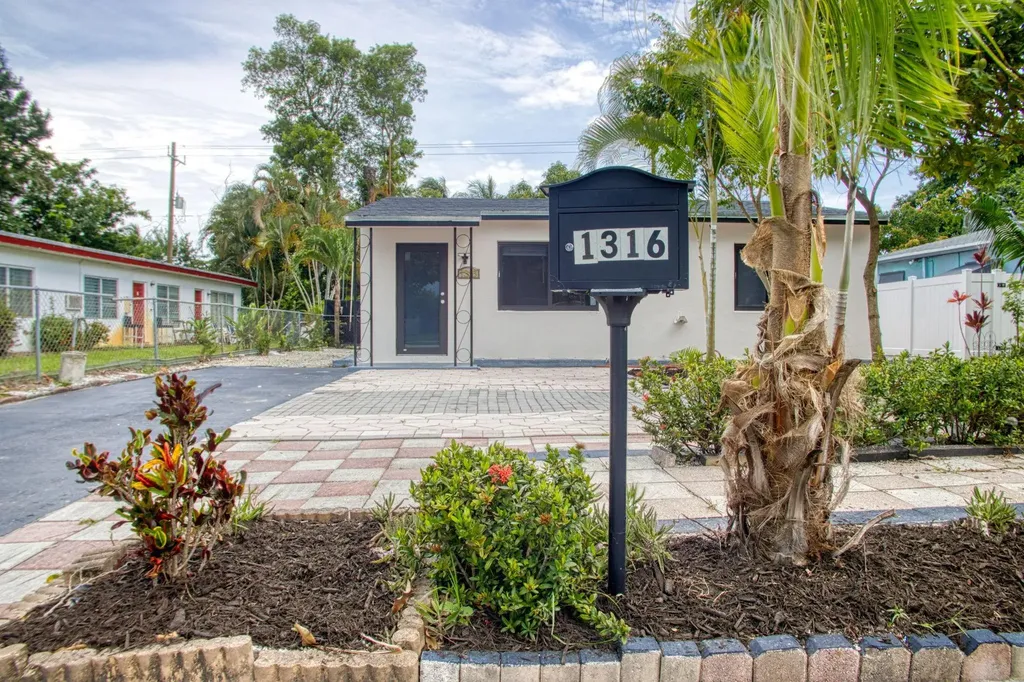 1316 NW 2nd Avenue Fort Lauderdale FL 33311