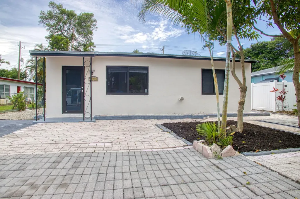 1316 NW 2nd Avenue Fort Lauderdale FL 33311