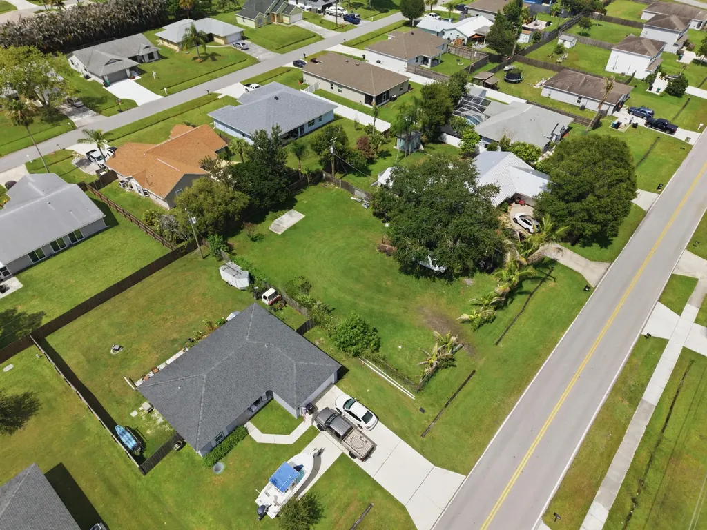 719 SE Thornhill Drive Port St Lucie FL 34983
