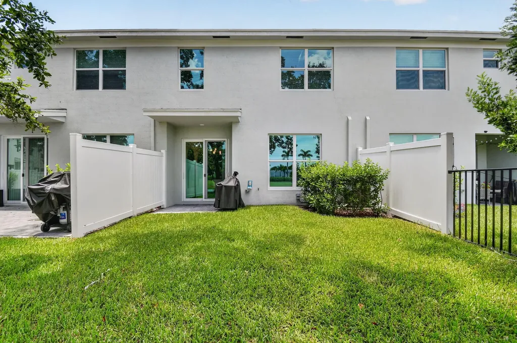 4336 Pond Lily Lane Lake Worth FL 33467