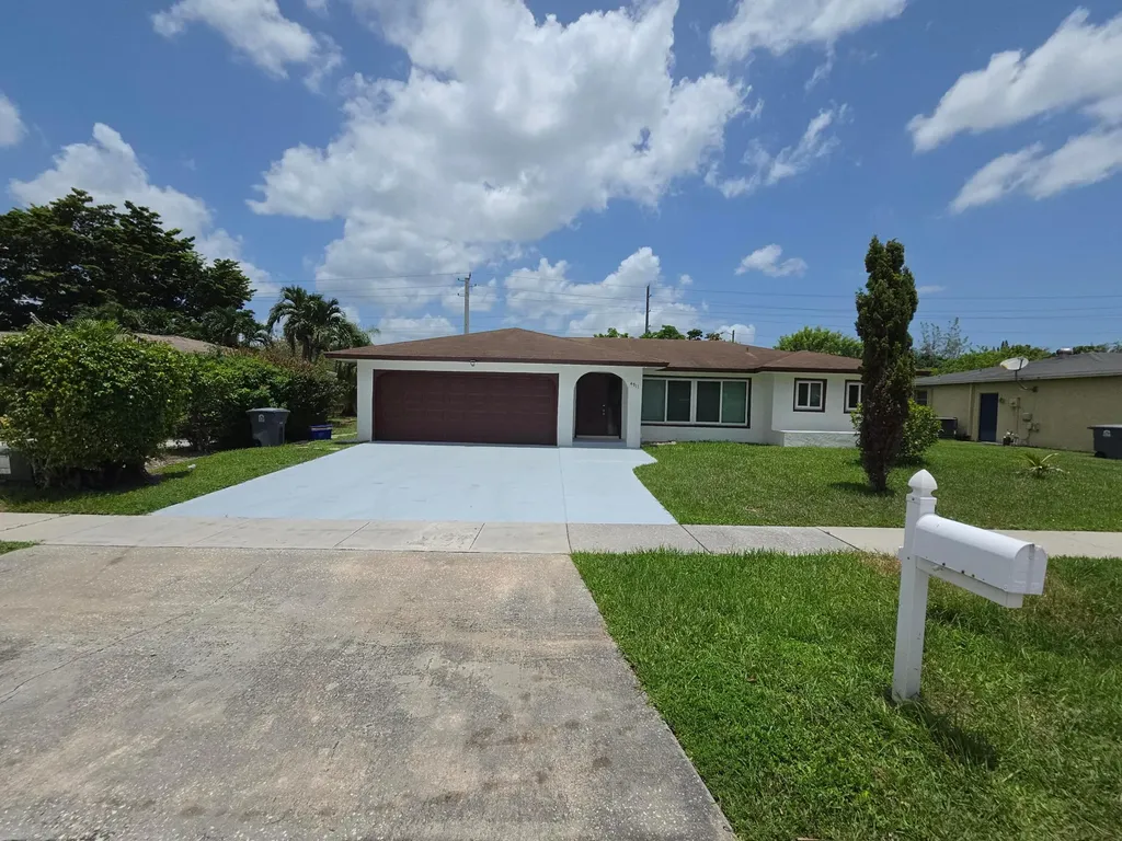 4911 Ataman Boca Raton FL 33428