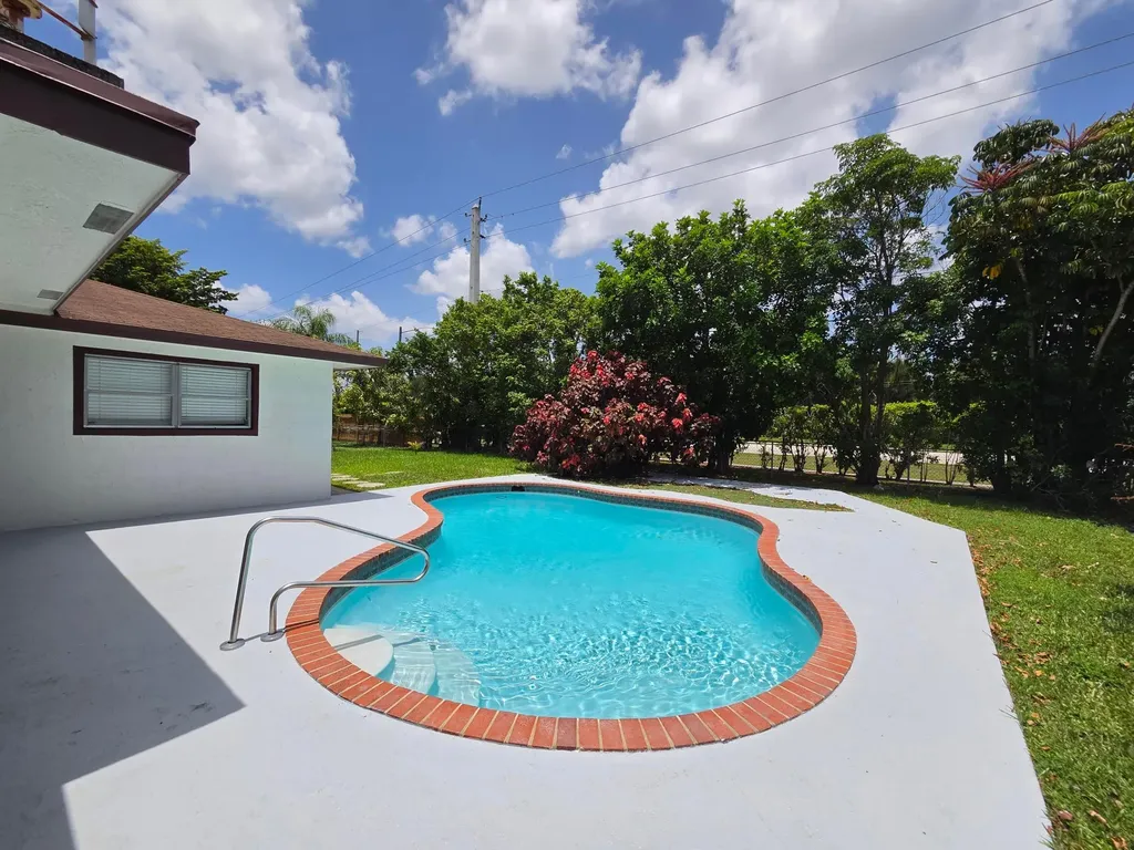 4911 Ataman Boca Raton FL 33428