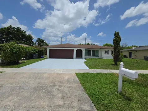 4911 Ataman Boca Raton FL 33428
