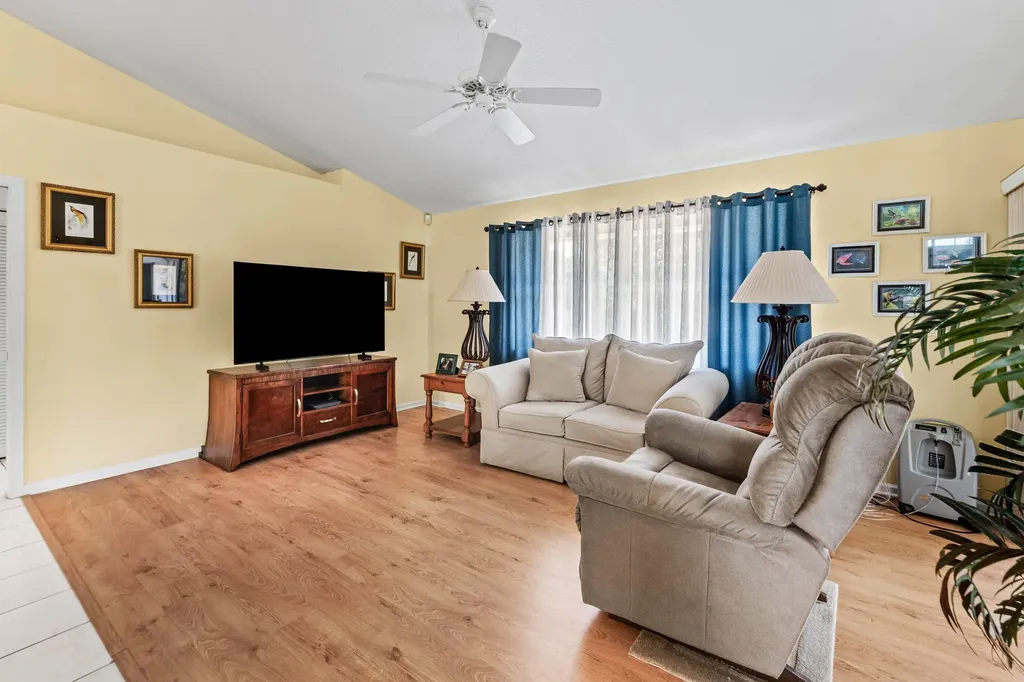 157 Monterey Way Royal Palm Beach FL 33411