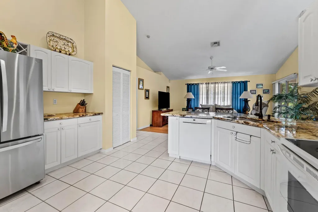 157 Monterey Way Royal Palm Beach FL 33411