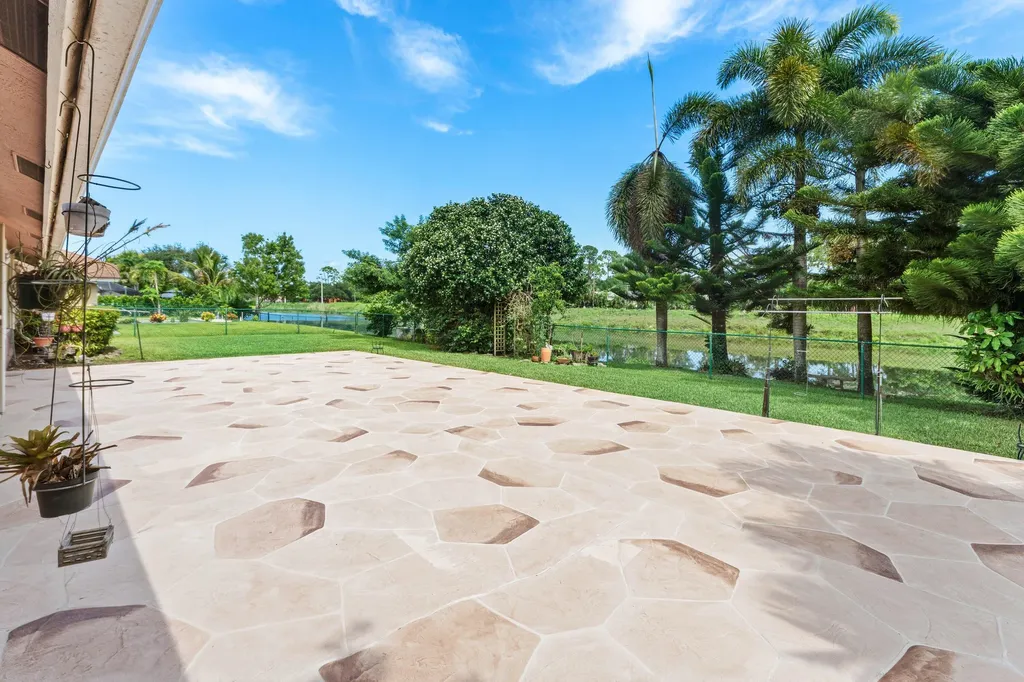 157 Monterey Way Royal Palm Beach FL 33411