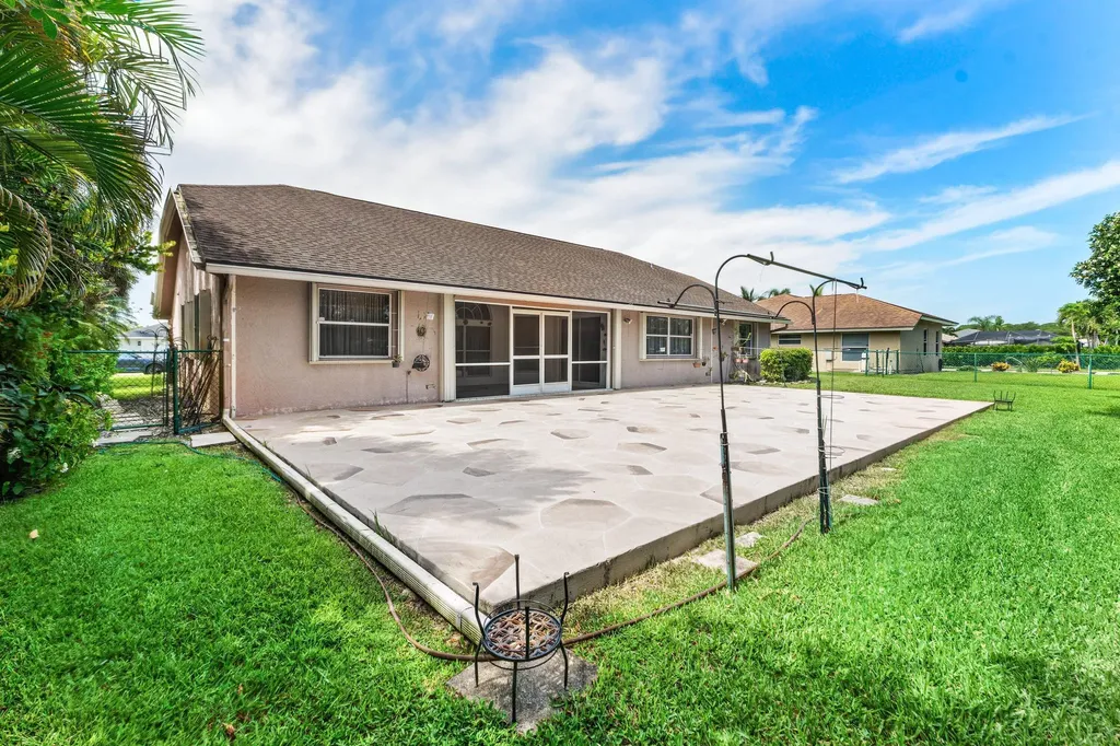 157 Monterey Way Royal Palm Beach FL 33411