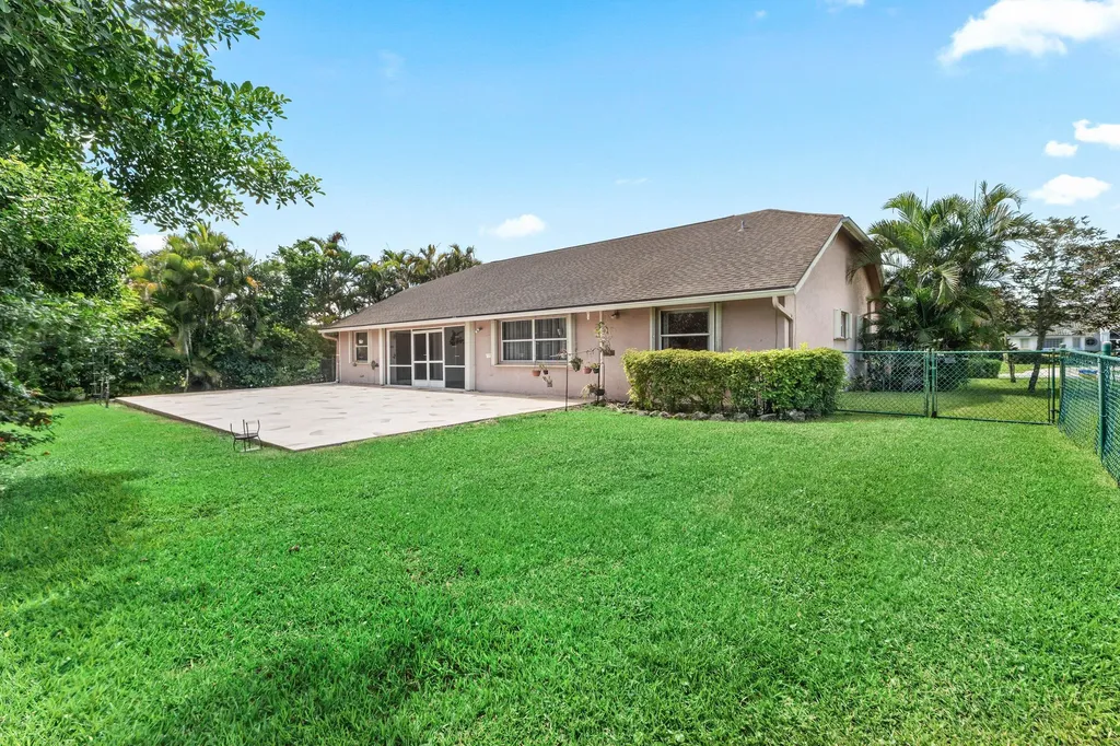 157 Monterey Way Royal Palm Beach FL 33411