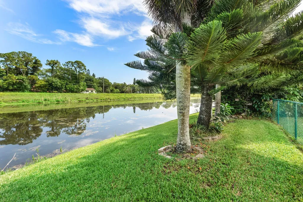 157 Monterey Way Royal Palm Beach FL 33411