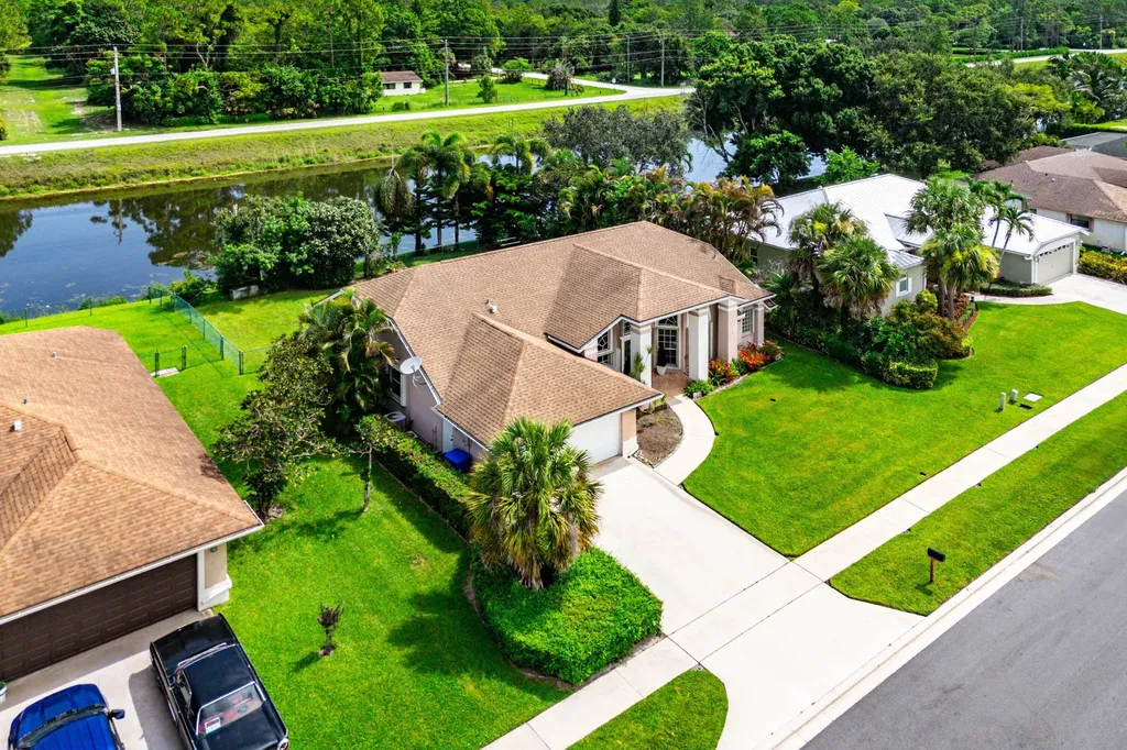 157 Monterey Way Royal Palm Beach FL 33411