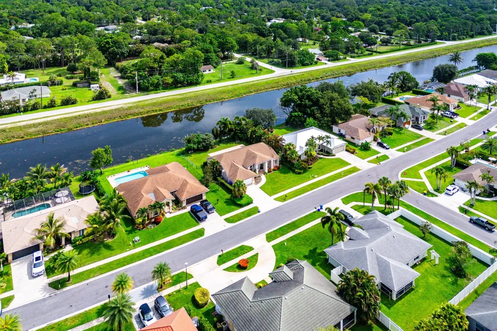 157 Monterey Way Royal Palm Beach FL 33411