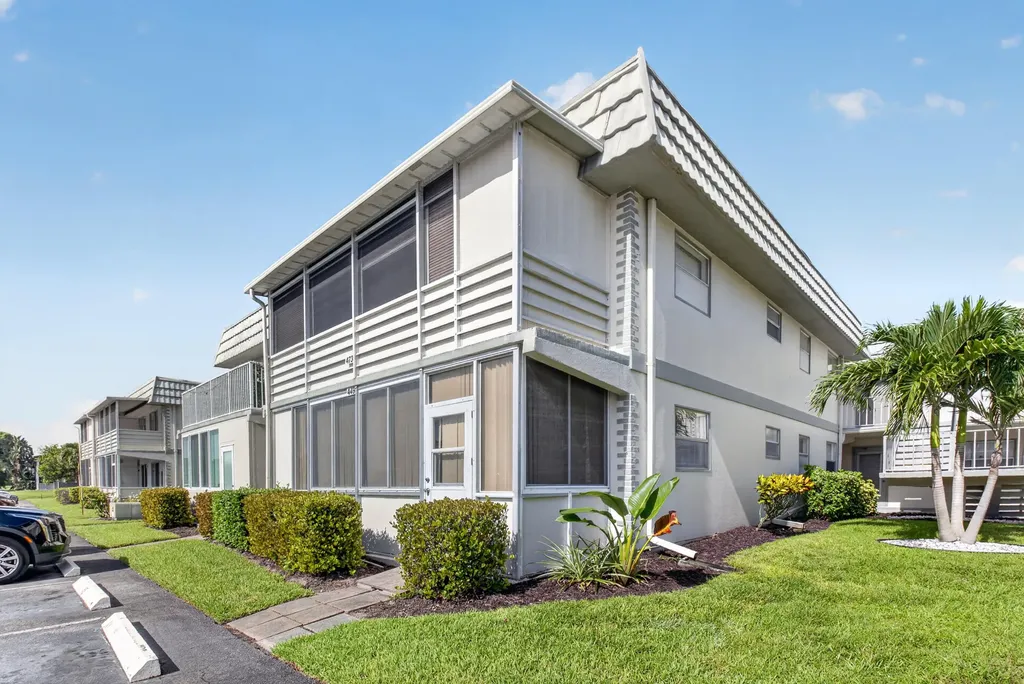449 Monaco J Delray Beach FL 33446