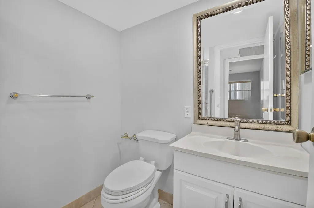 449 Monaco J Delray Beach FL 33446