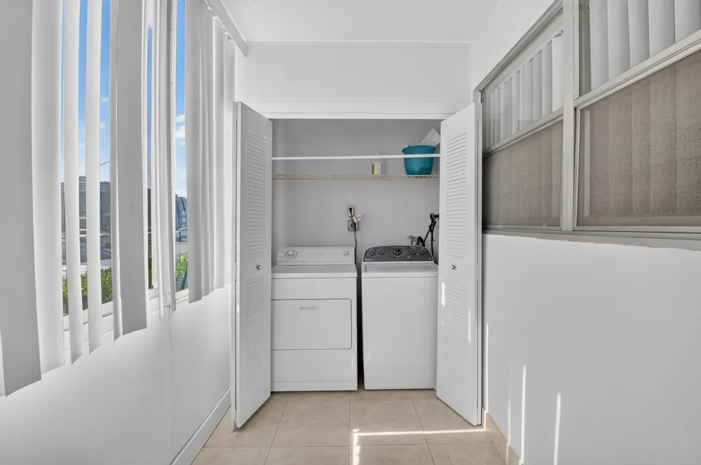 449 Monaco J Delray Beach FL 33446