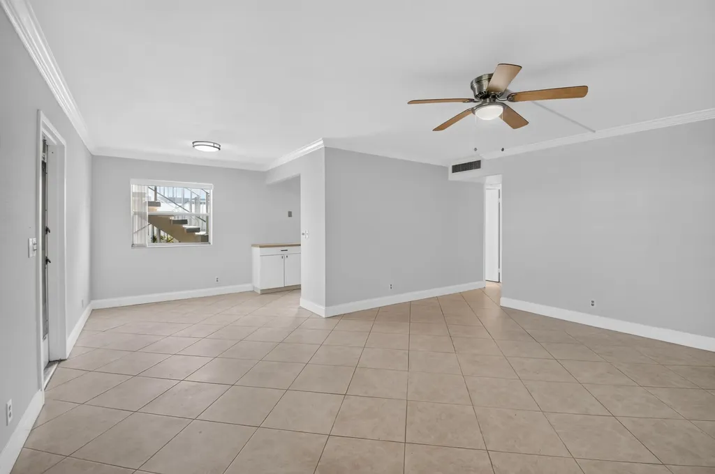 449 Monaco J Delray Beach FL 33446