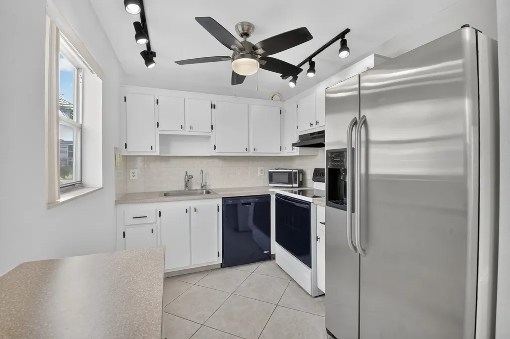 449 Monaco J Delray Beach FL 33446