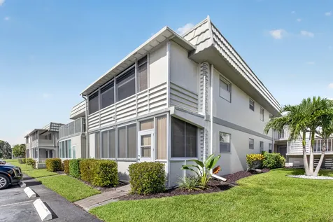 449 Monaco J Delray Beach FL 33446