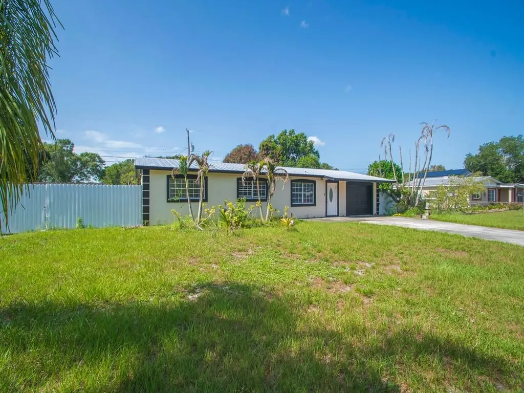 355 Johnston Street Fort Pierce FL 34982