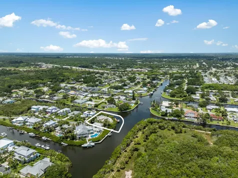 2165 6th Court SE Vero Beach FL 32962