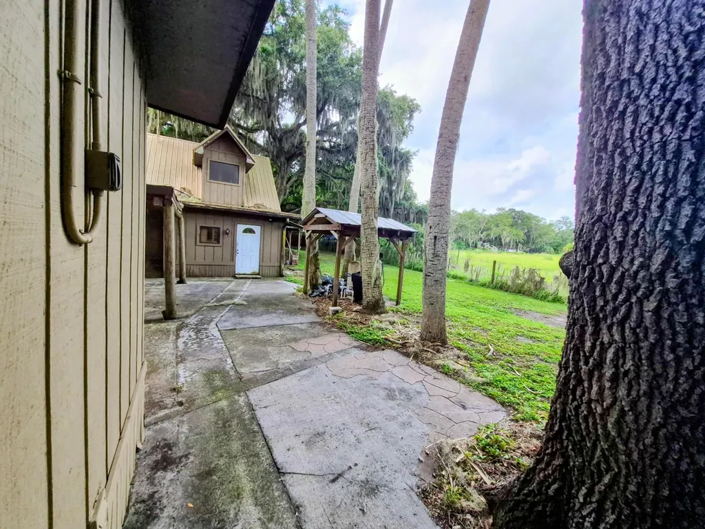 70 Tin House Cove Road Lorida FL 33857