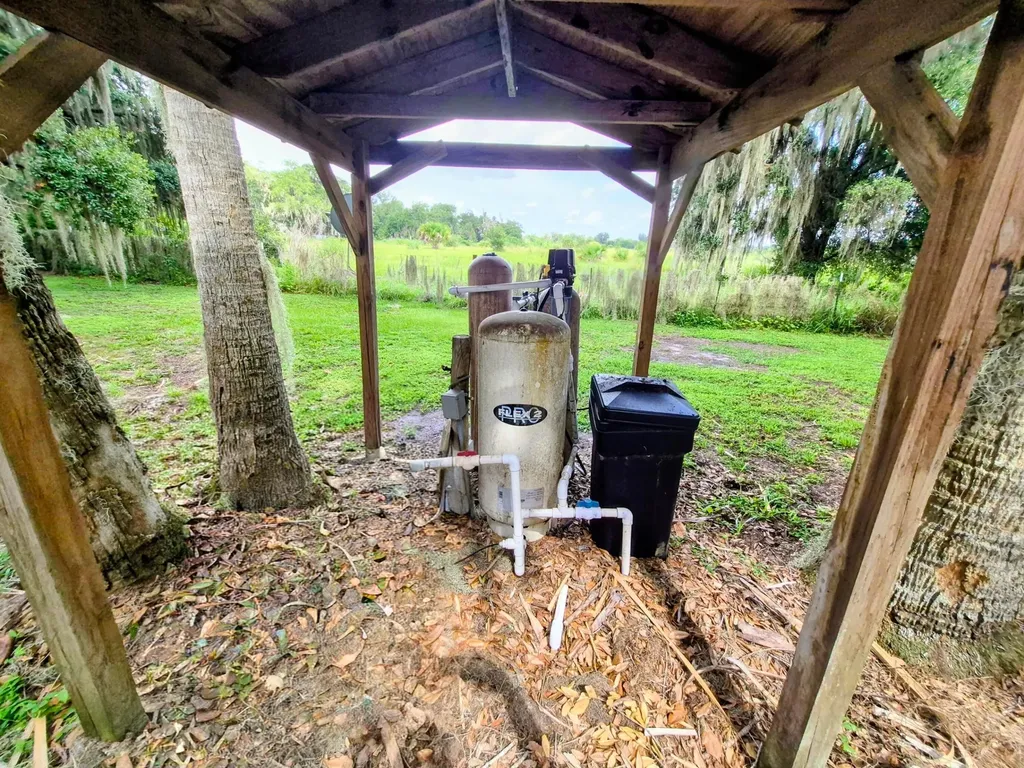 70 Tin House Cove Road Lorida FL 33857