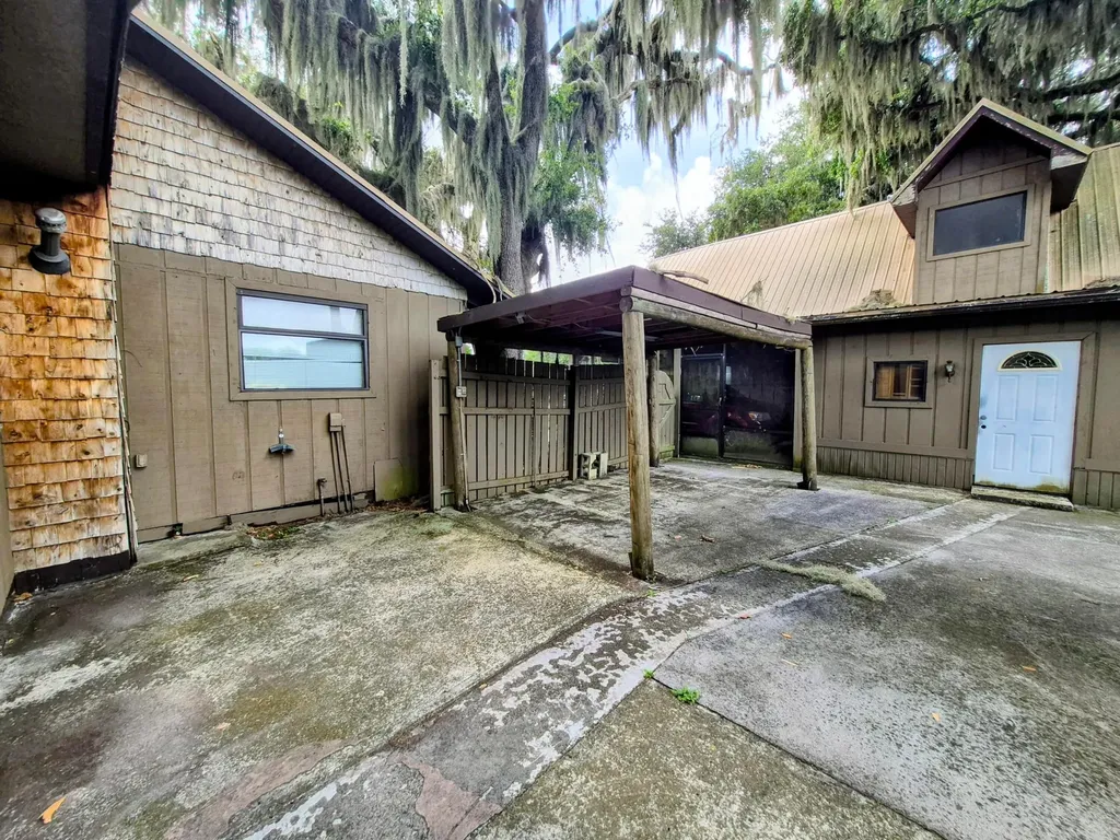 70 Tin House Cove Road Lorida FL 33857