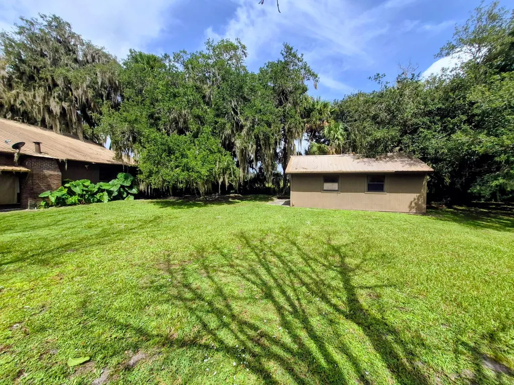 70 Tin House Cove Road Lorida FL 33857