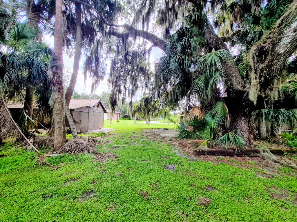 70 Tin House Cove Road Lorida FL 33857