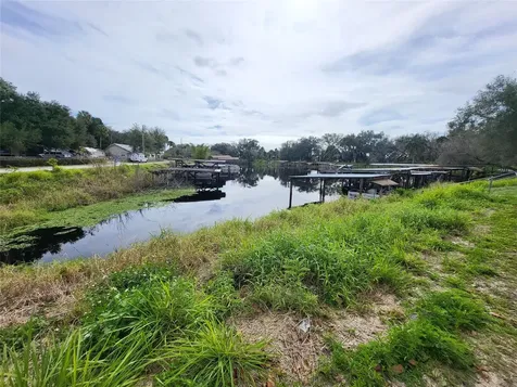 70 Tin House Cove Road Lorida FL 33857
