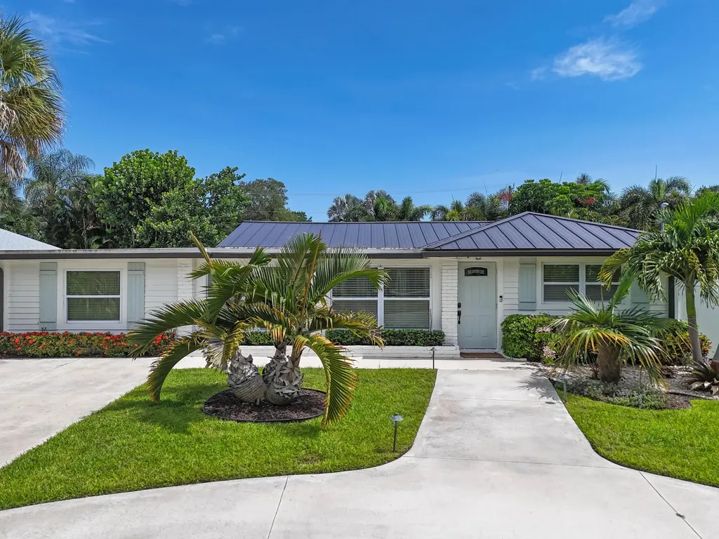 2427 Country Oaks Lane Palm Beach Gardens FL 33410