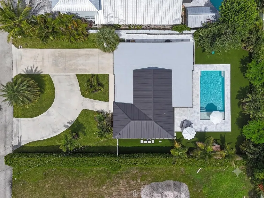 2427 Country Oaks Lane Palm Beach Gardens FL 33410
