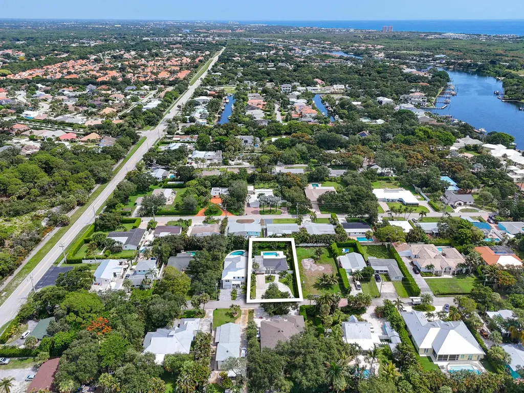 2427 Country Oaks Lane Palm Beach Gardens FL 33410