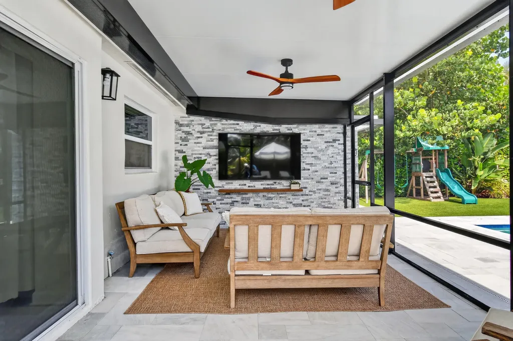 2427 Country Oaks Lane Palm Beach Gardens FL 33410