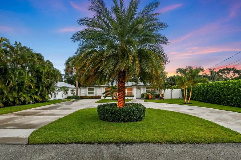 2427 Country Oaks Lane Palm Beach Gardens FL 33410