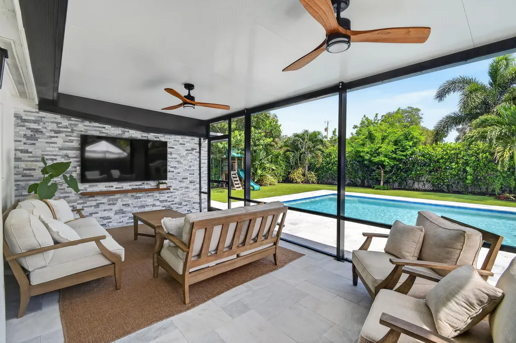 2427 Country Oaks Lane Palm Beach Gardens FL 33410