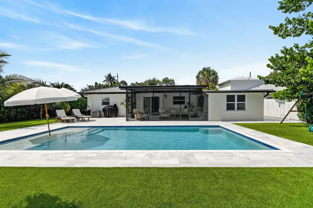 2427 Country Oaks Lane Palm Beach Gardens FL 33410